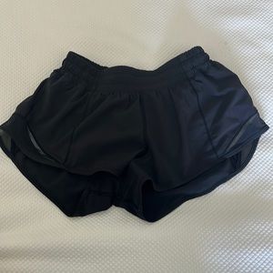 Lululemon Hotty Hot Short 2.5 Size 4